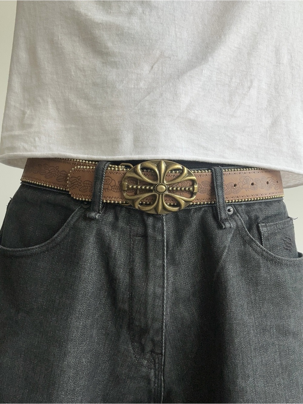 Vintage-Inspired Brown Leather Belt with Decorative Brass Buckle